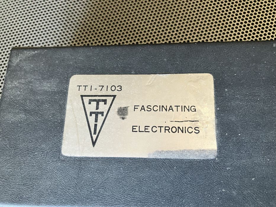 Microfone TTI-7103 com tripé Prefer e estojo