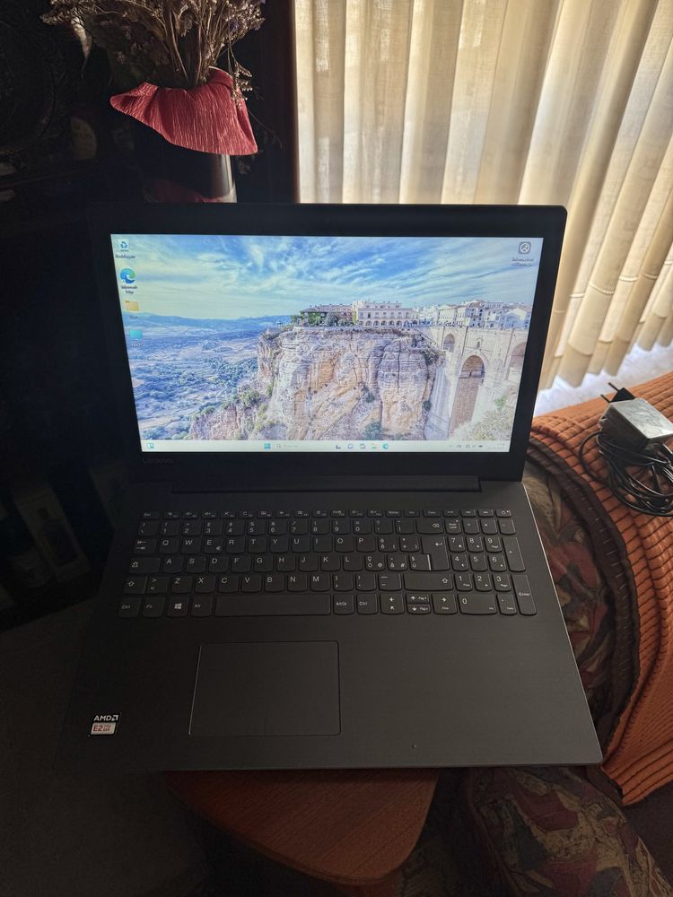 Lenovo Ideapad 320 - Portátil