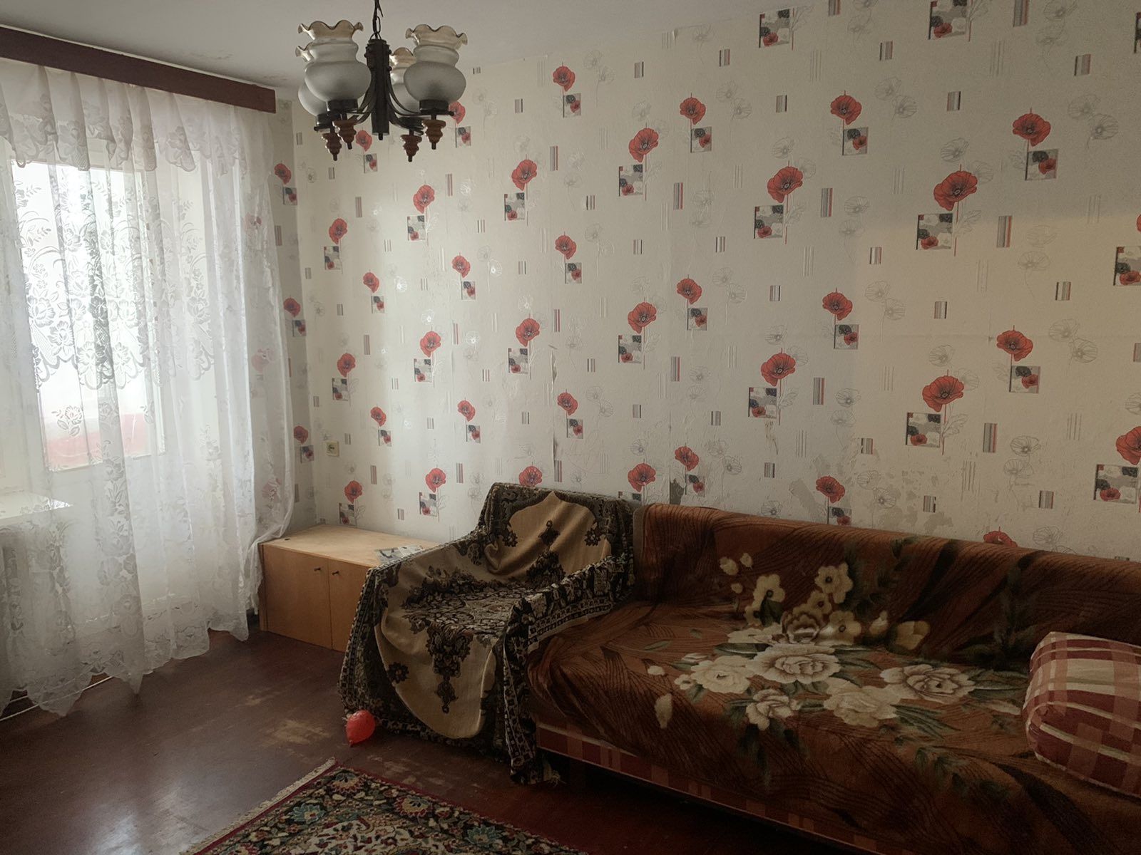 (13) Продам 4-х кімнатну 2-х сторонню квартиру у Великодолинському