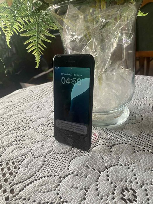 iphone SE 2020 (stan dobry)