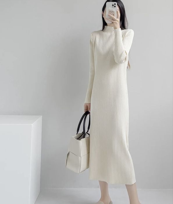 Сукня в рубчик молочна