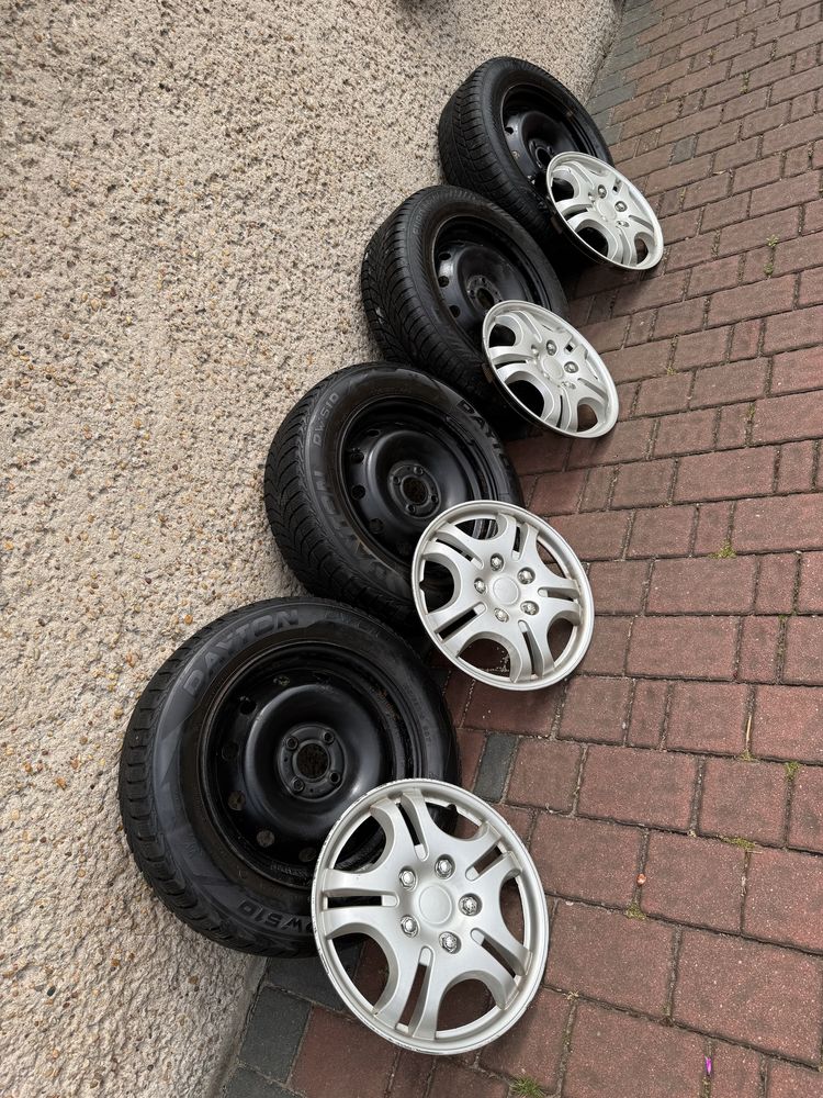 Opony zimowe Dayton R15 z felgami stalowymi