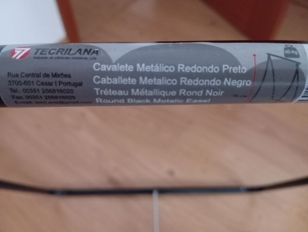 Cavalete metálico com 75cm
