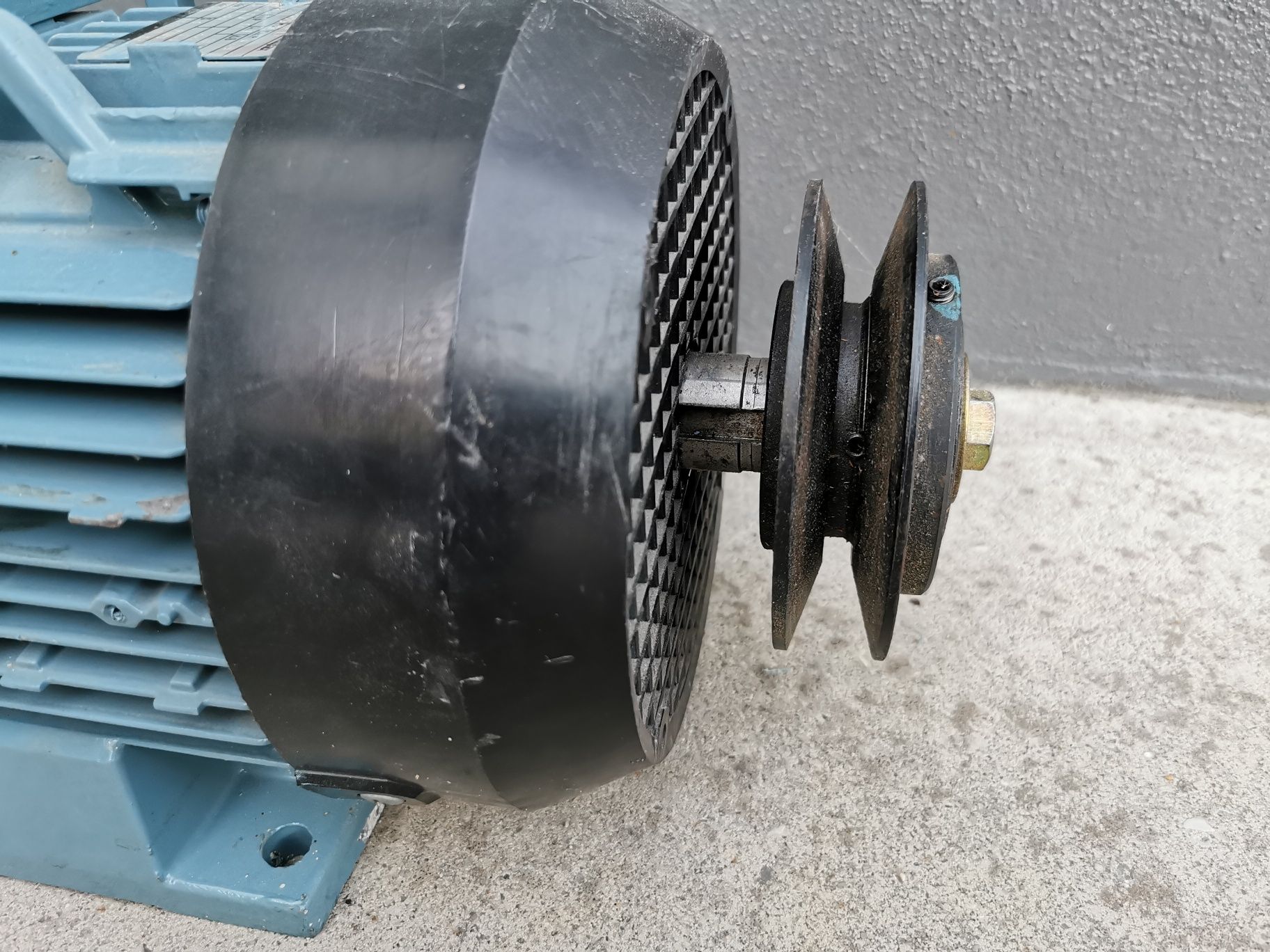 Motor trifasico ABB 1.1kw NOVO