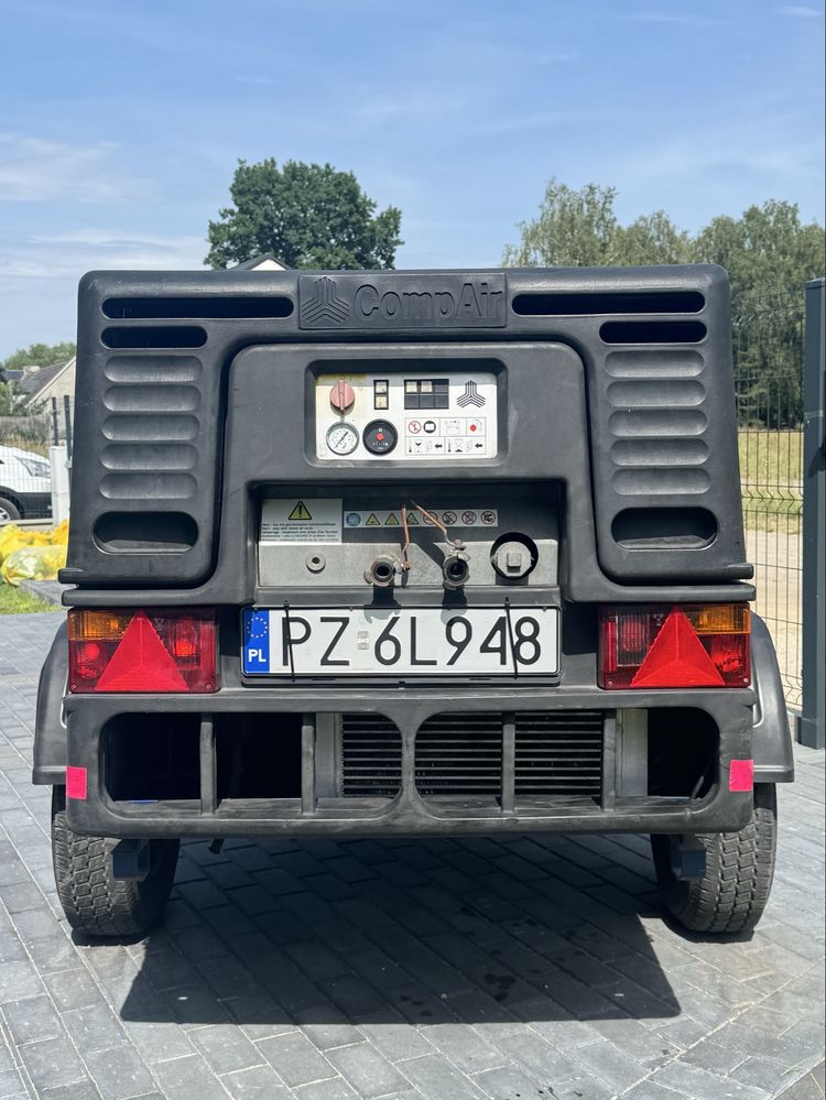 Kompresor śrubowy spalinowy Compair c76 2007r. 1350mth