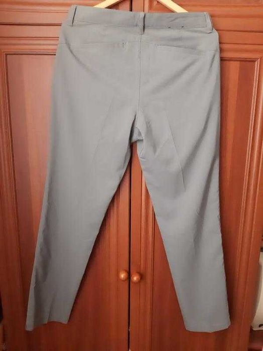 Чиноси у стилі спорт-шик Adidas