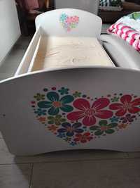 Łóżeczko dla dziecka 160x90 szuflada i barierka białe z motywem