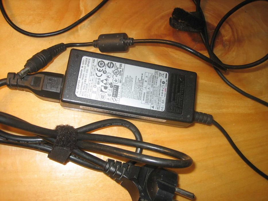 zasilacz laptopów samsung sprawny