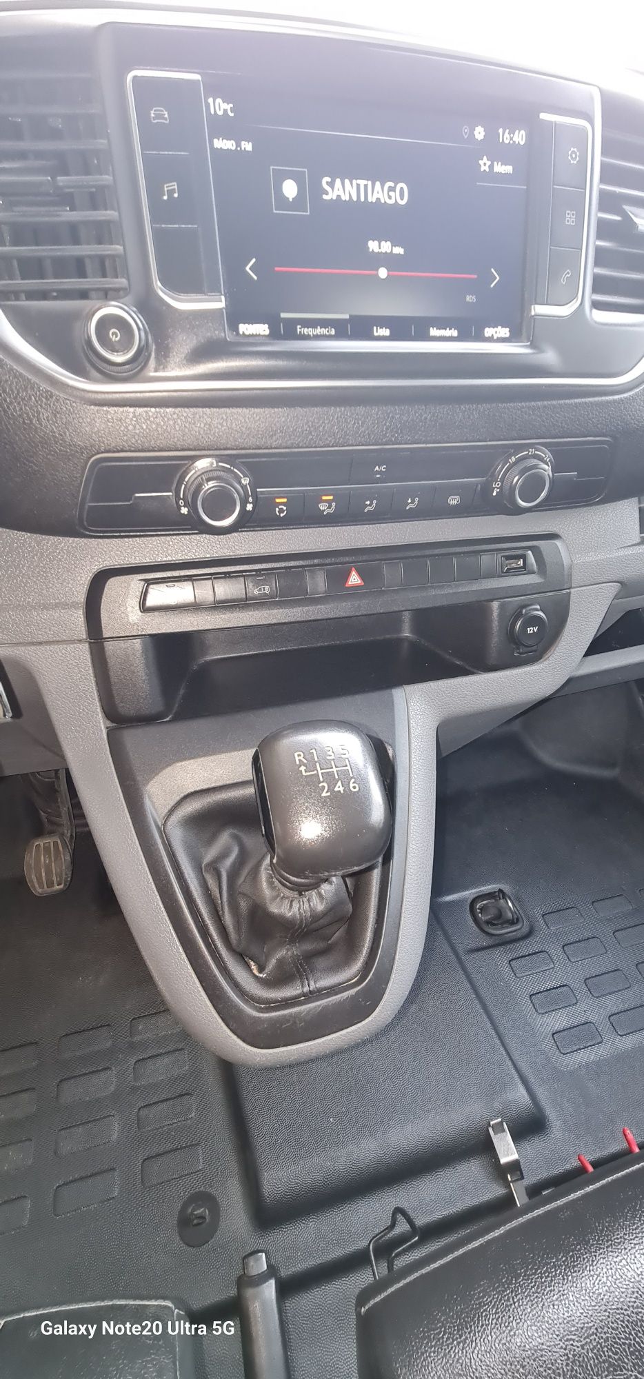 Opel vivaro 2020