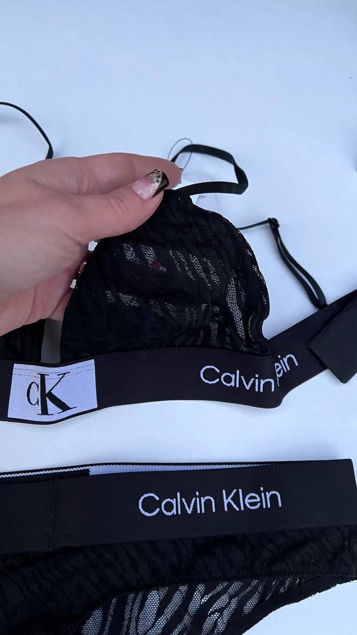 Комплект білизни трусики бюст Calvin Klein