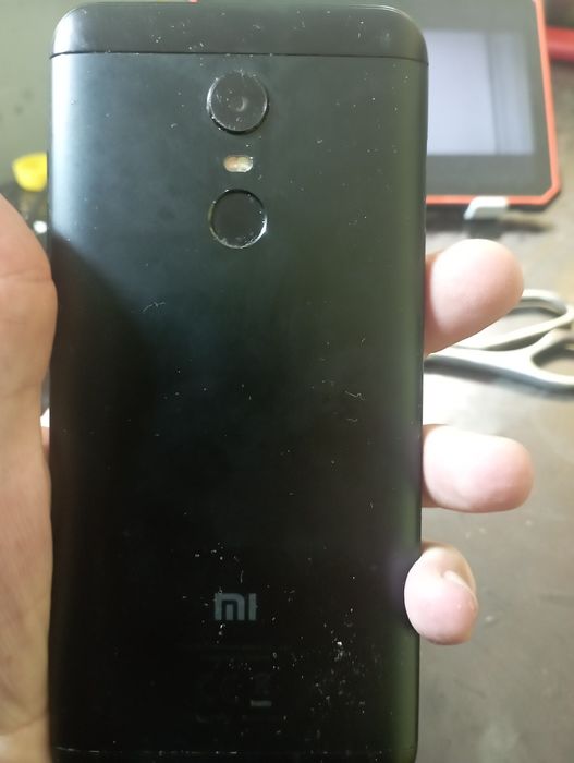 Продам телефон не зарежаеться