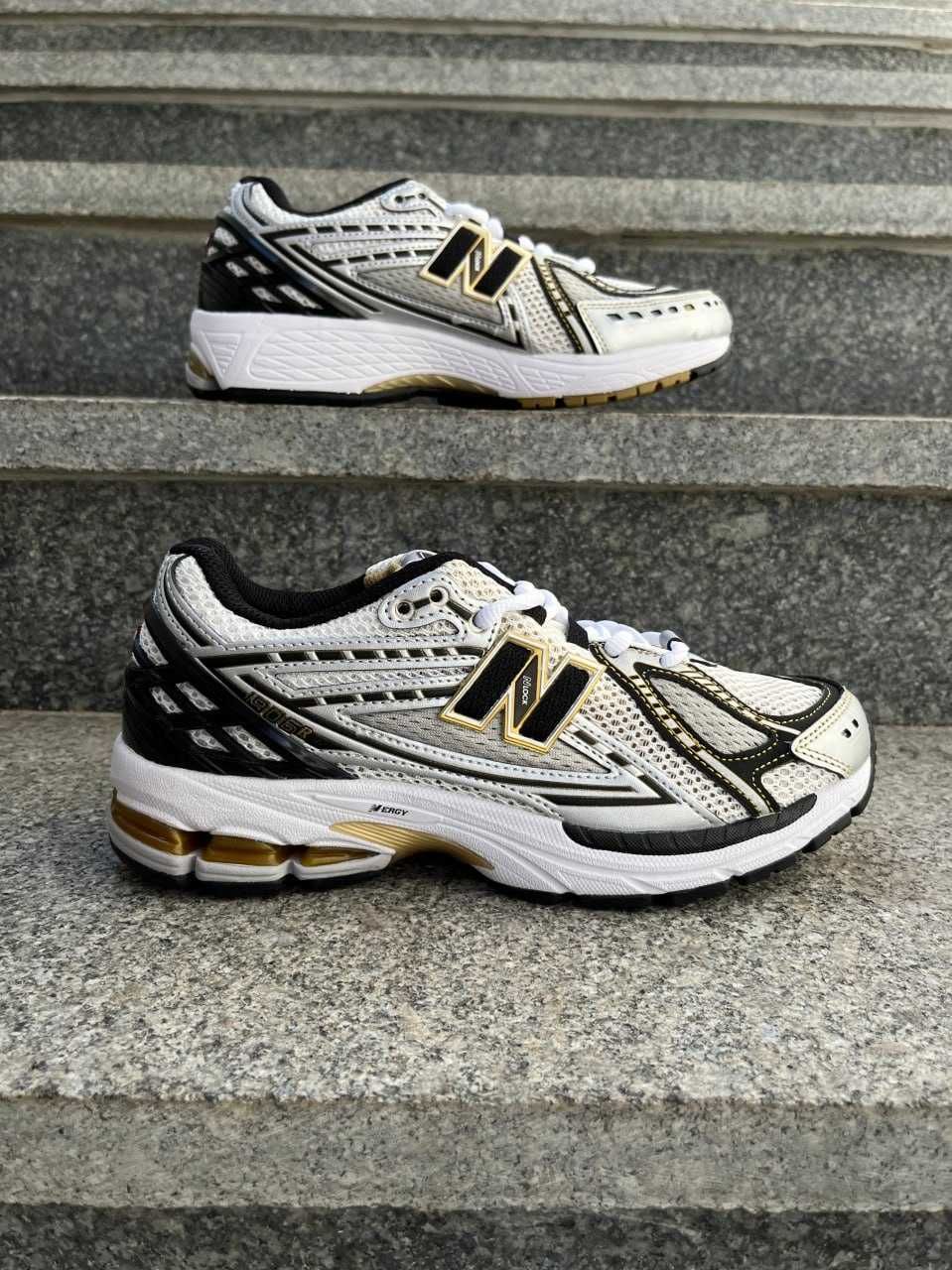 New Balance 1906R Metallic Silver/Gold --- є інші кольори