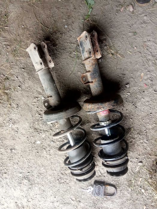 Стійки взборі передні Opel Astra g 1.6 бензин