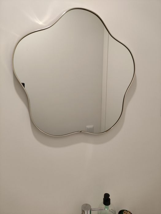 Espelho em forma de flor