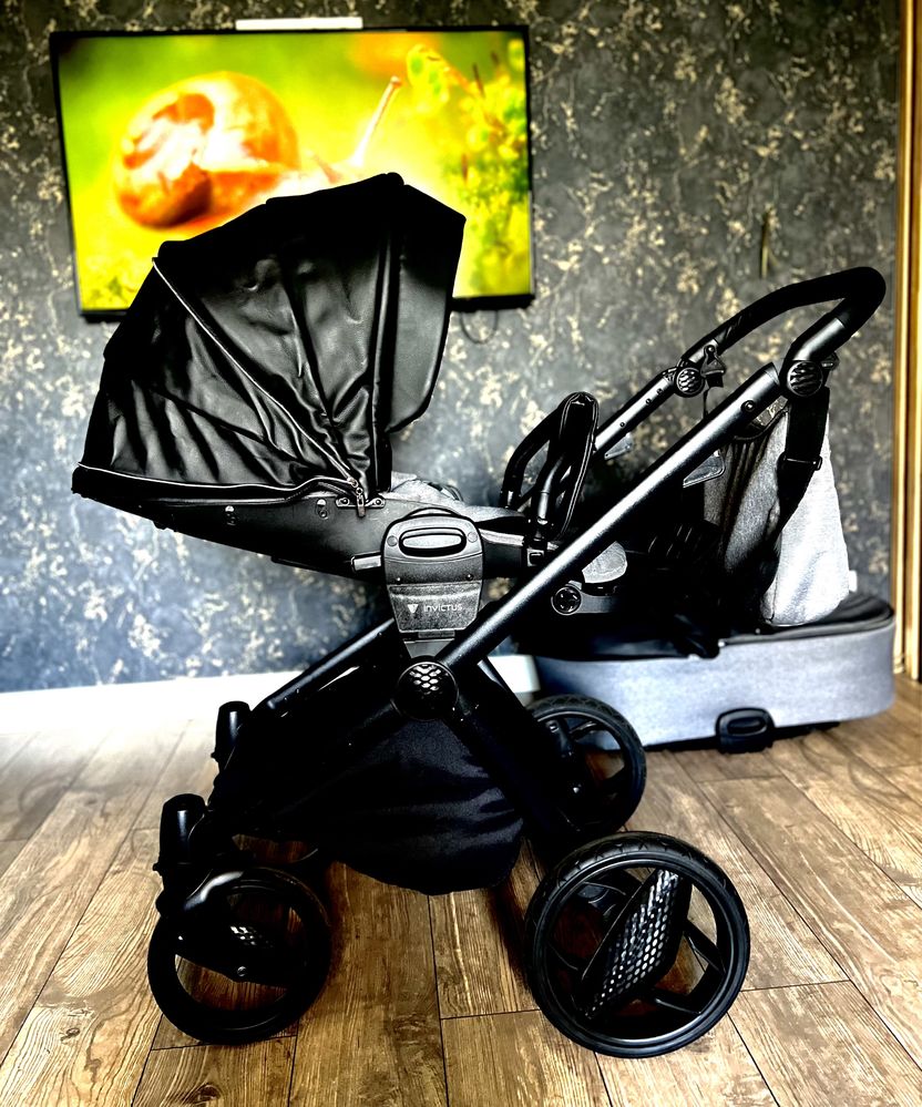 Коляска 2 в 1  Invictus V-Pram Premium