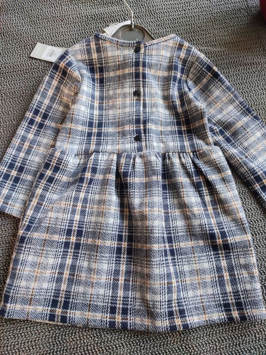 Komplet ciepłej sukienki, rajstop na 1,5-2 lata