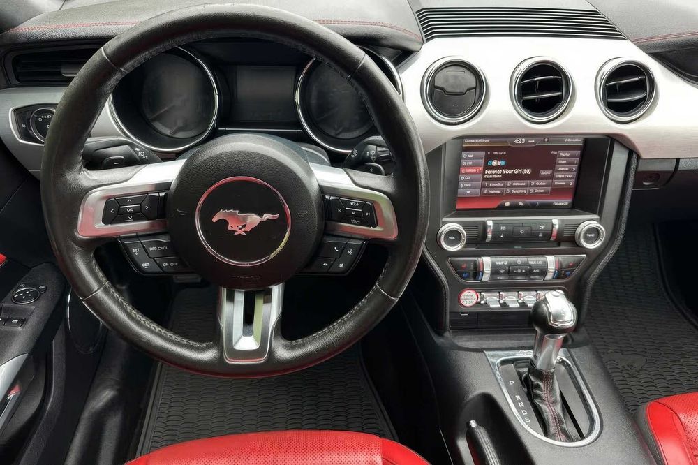 Ford Mustang GT Premium Coupe      2015