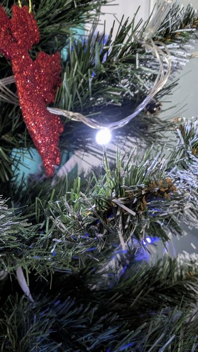 Новорічна ялинка 180 см. Зі снігом та шишками