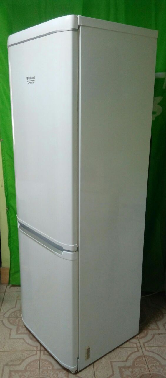 Холодильник б/в Ariston Hotpoint No Frost  Class A  висота 185 см.