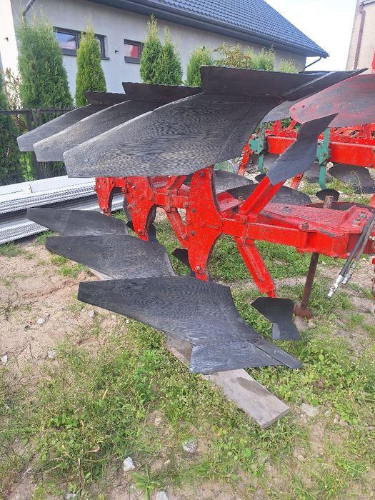 Gregoire Besson 3 pług obrotowy kverneland 3 4 5