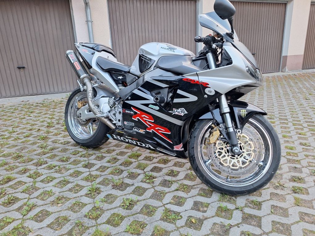 Honda CBR 954  kpl opon