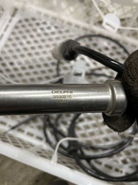 Датчик ABS передній MB Sprinter 96-06 DELPHI SS20210