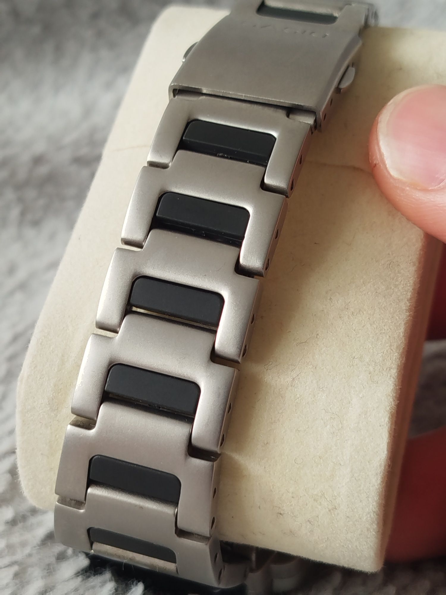 Zegarek Casio Wrist Camera WQV-2 silver digital unisex y2k funky
