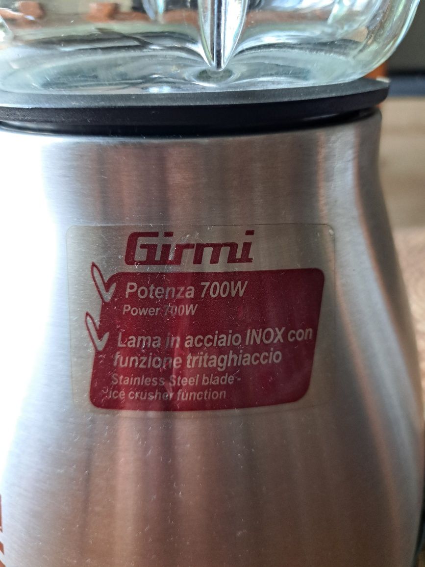 Blender szklany kielich 700w Girmi