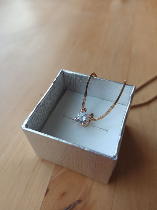 Naszyjnik z wisiorkiem