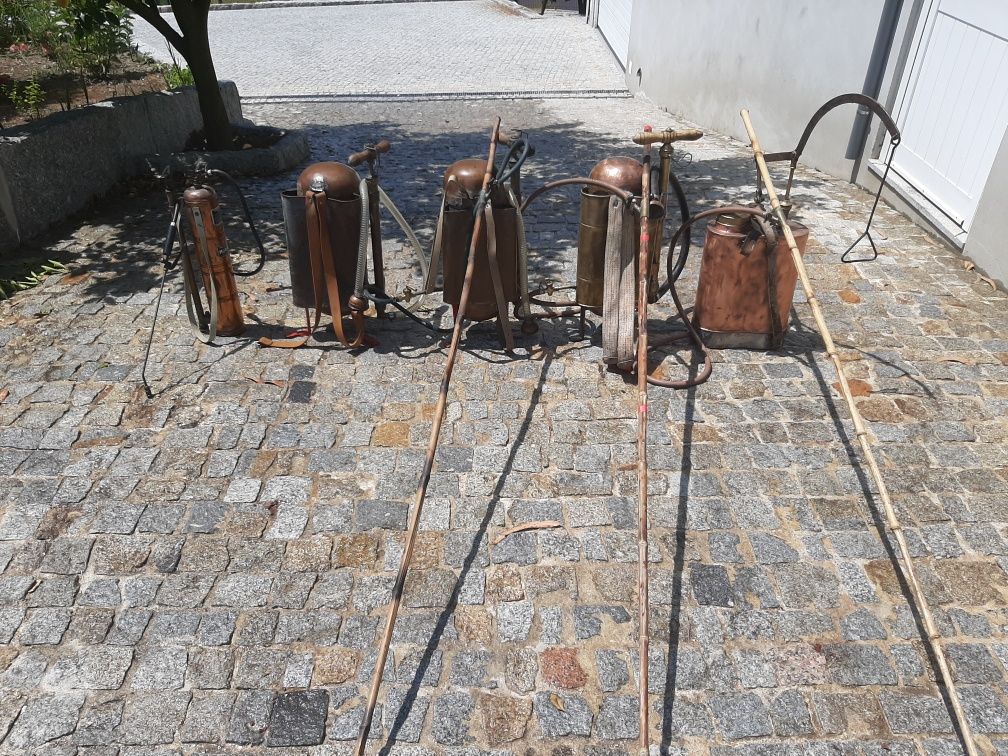 Vendo pulverizadores em cobre antigos