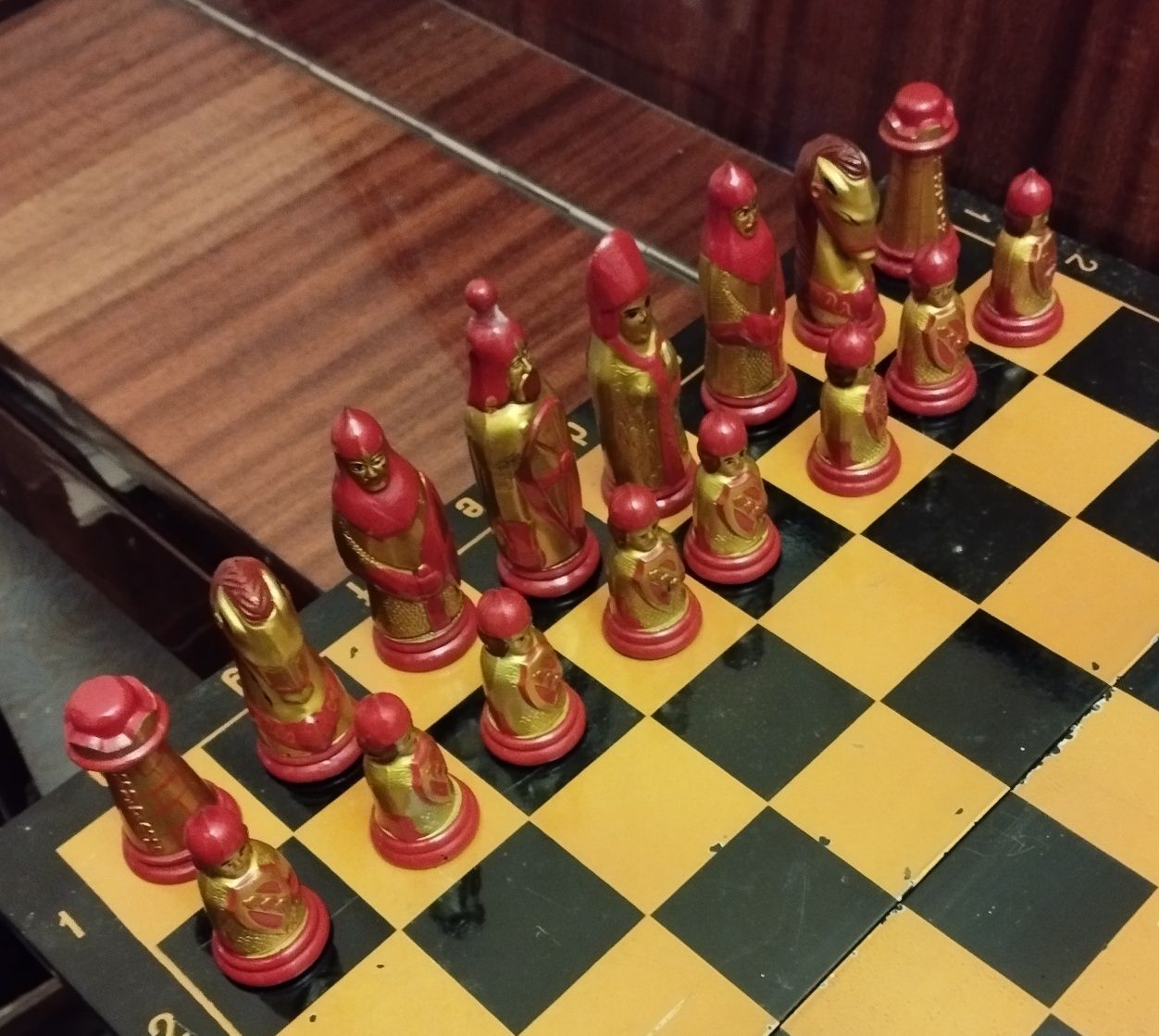 Продаються ексклюзивні шахи