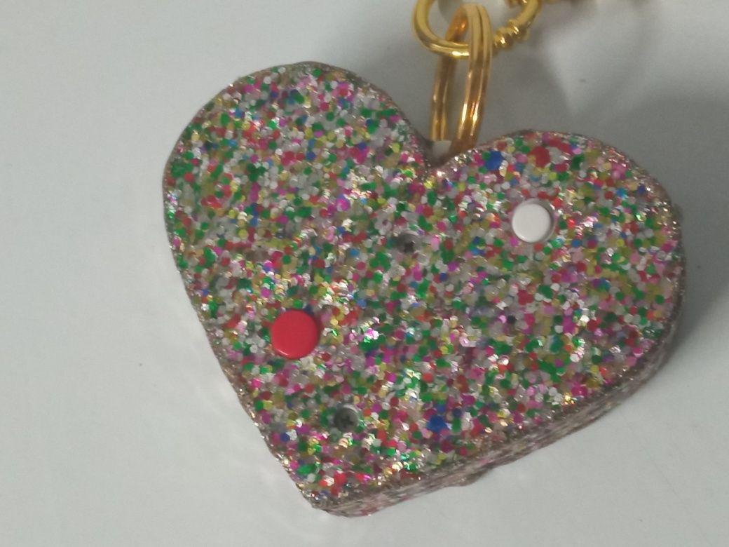 Invulgares porta-chaves - forma de coração (c/ alarme) ou lanterna
