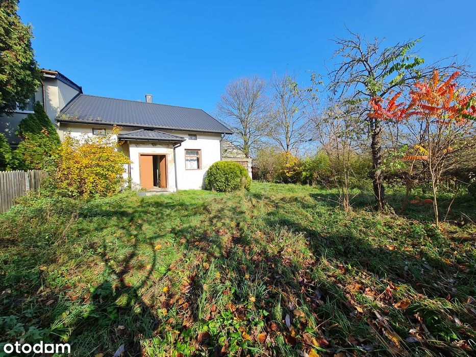 Dom z dużym placem w uroczym miejscu