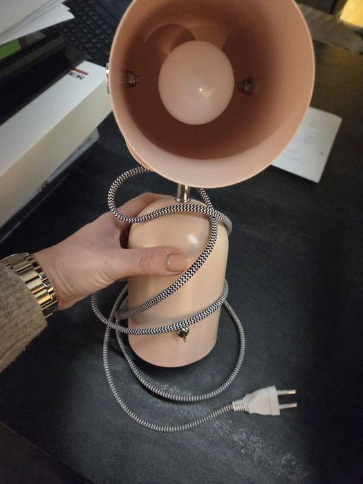 Lampka na biurko lub do sypialni