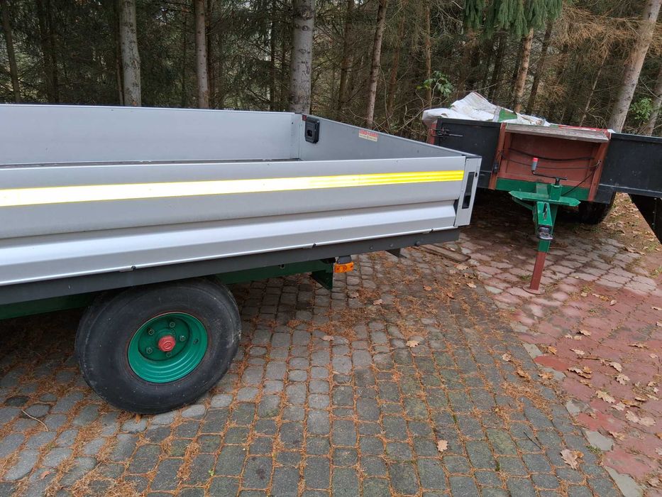 Przyczepa jednoosiowa z hamulcem