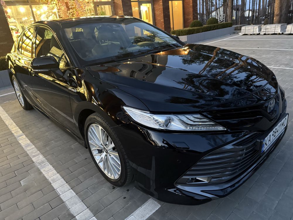 Продам Toyota Camry 2020  Hybrid