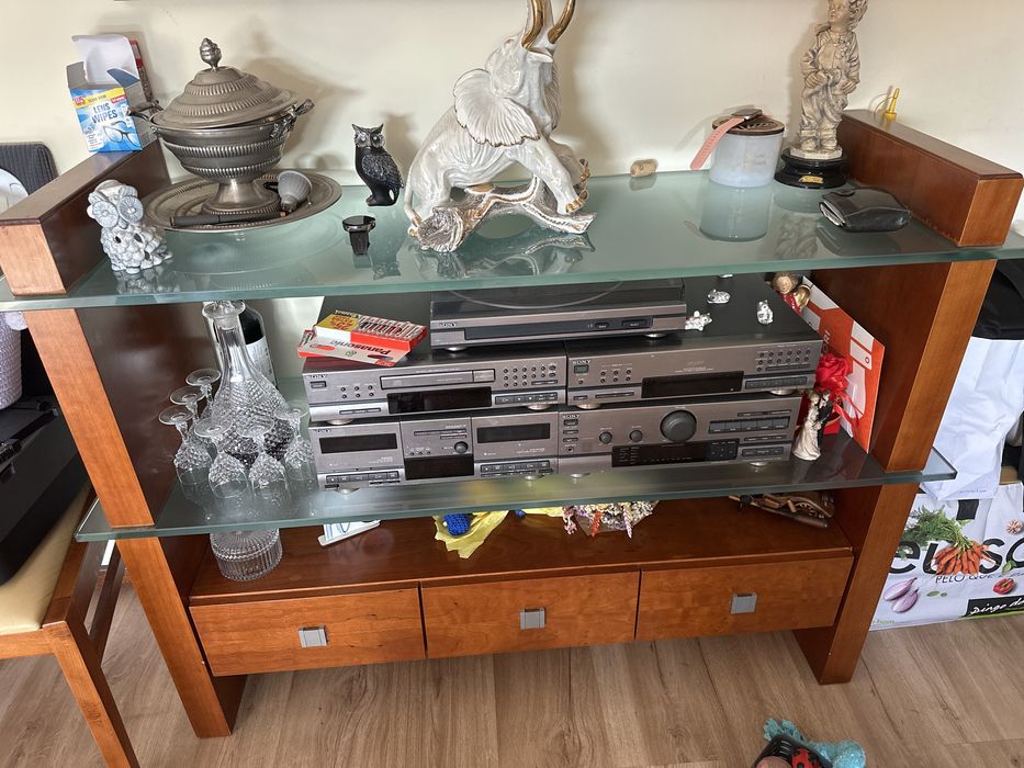 Movel cerejeira com prateleira em vidro