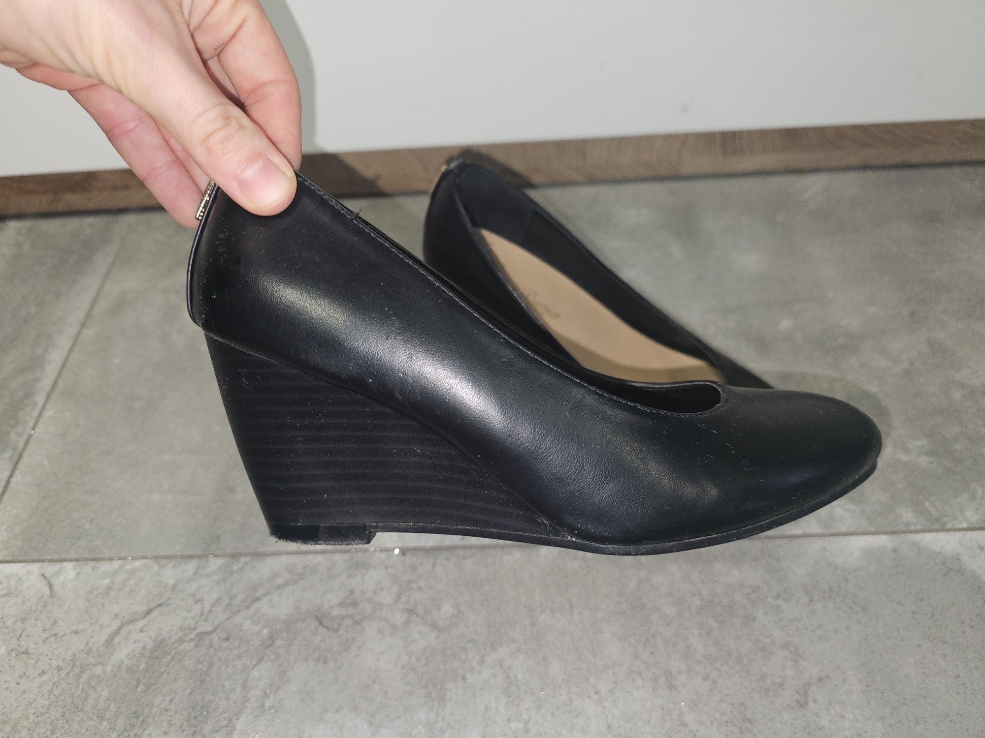 Buty półbuty na koturnie 37 Clara Barson