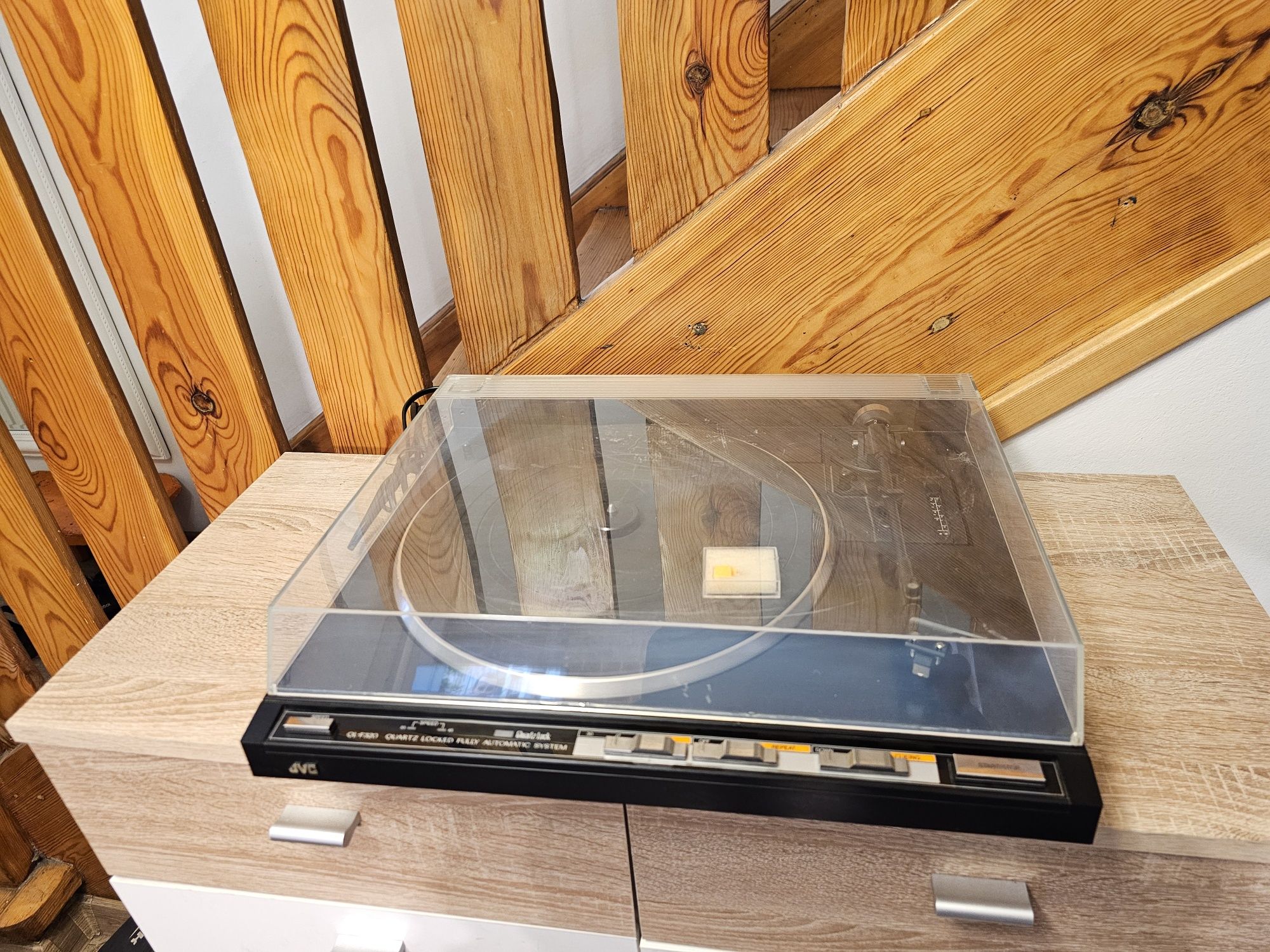 Gramofon Jvc QL-F320B full automat