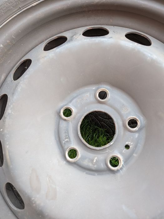Felgi stalowe plus kołpaki audi 205/55R16