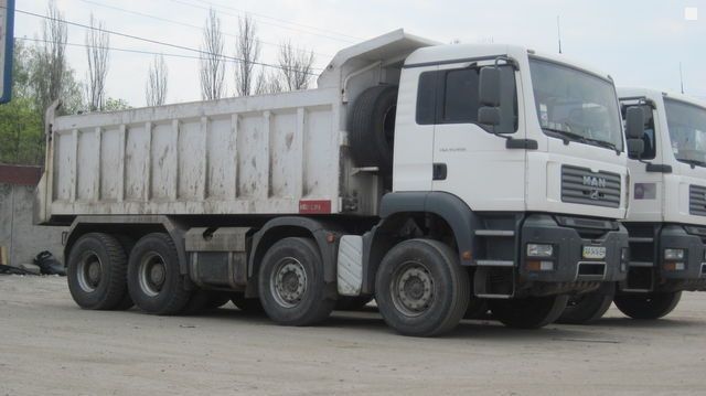 Вивіз будівельного сміття самоскидами ґрунту глини котловані