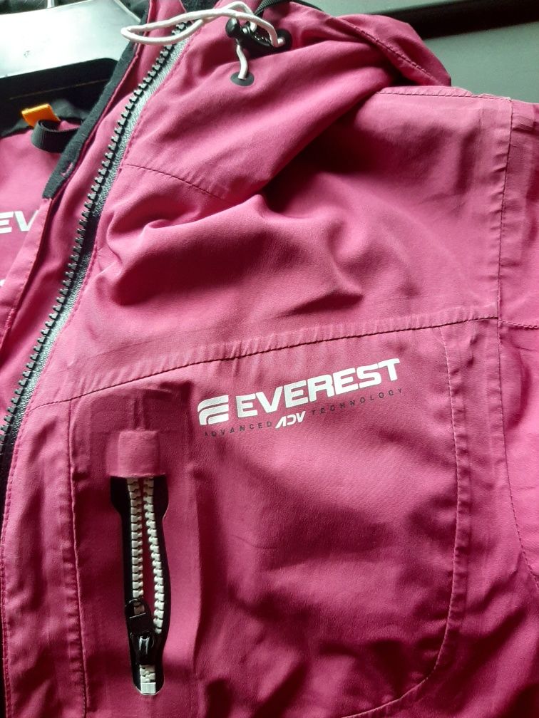 Piękna Jesienna kurtka damska z kapturem oryginalną  Everest m