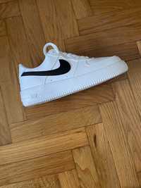 Nike air  force Brancas e Pretas