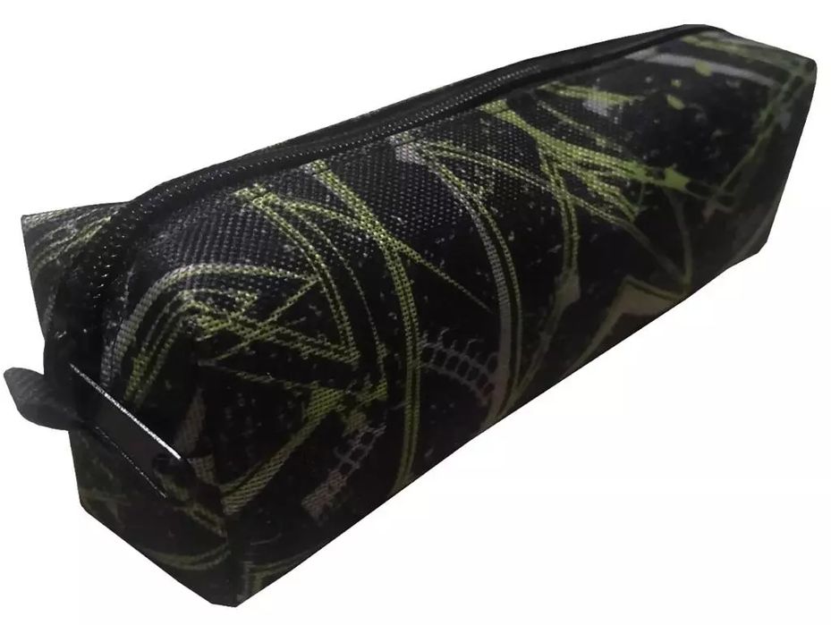 Piórnik szkolny NS04 matrix. 7R