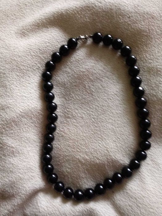 naszyjnik korale czarne