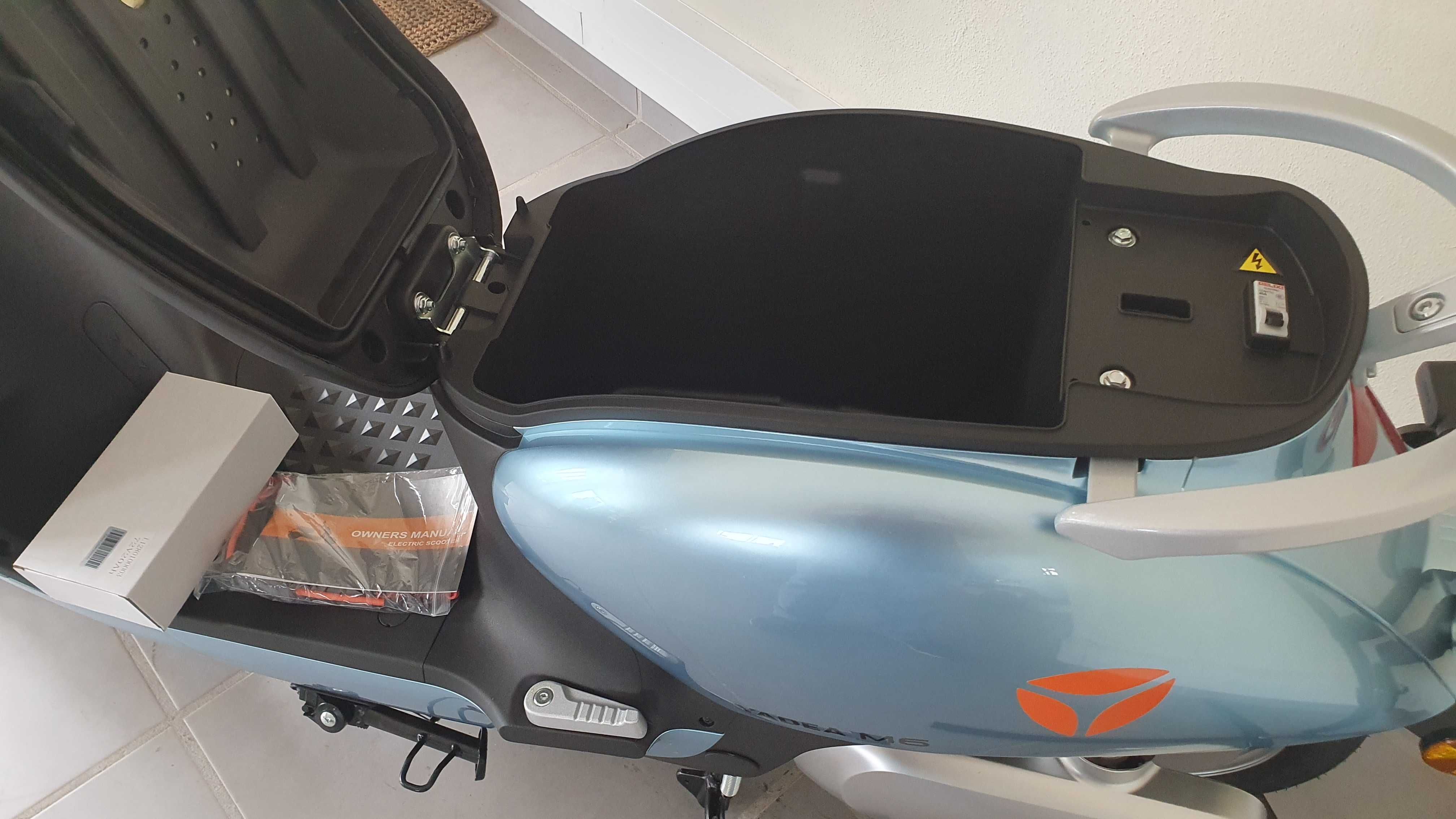 Yadea M6 Scooter Eléctrica 2.100W