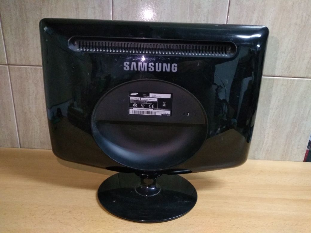 Monitor LCD Samsung 2032BW 20"