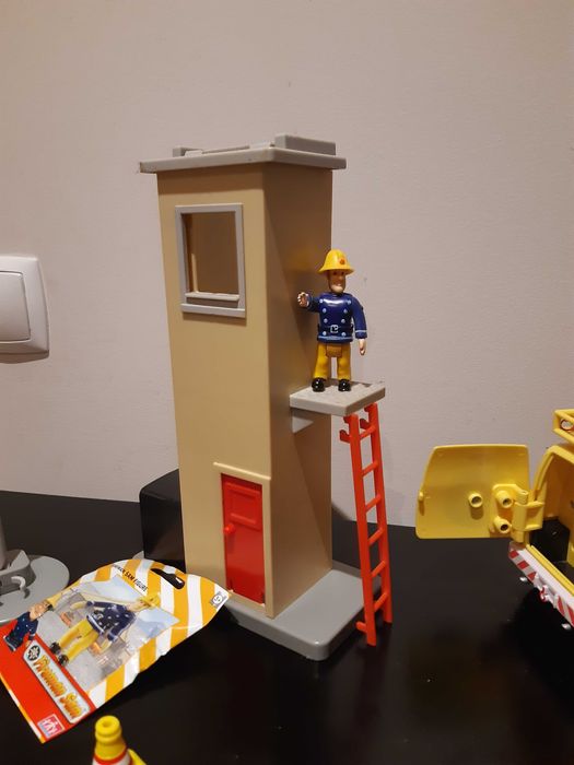 Conjunto Bombeiro Sam - torre dos bombeiros e carro da montanha