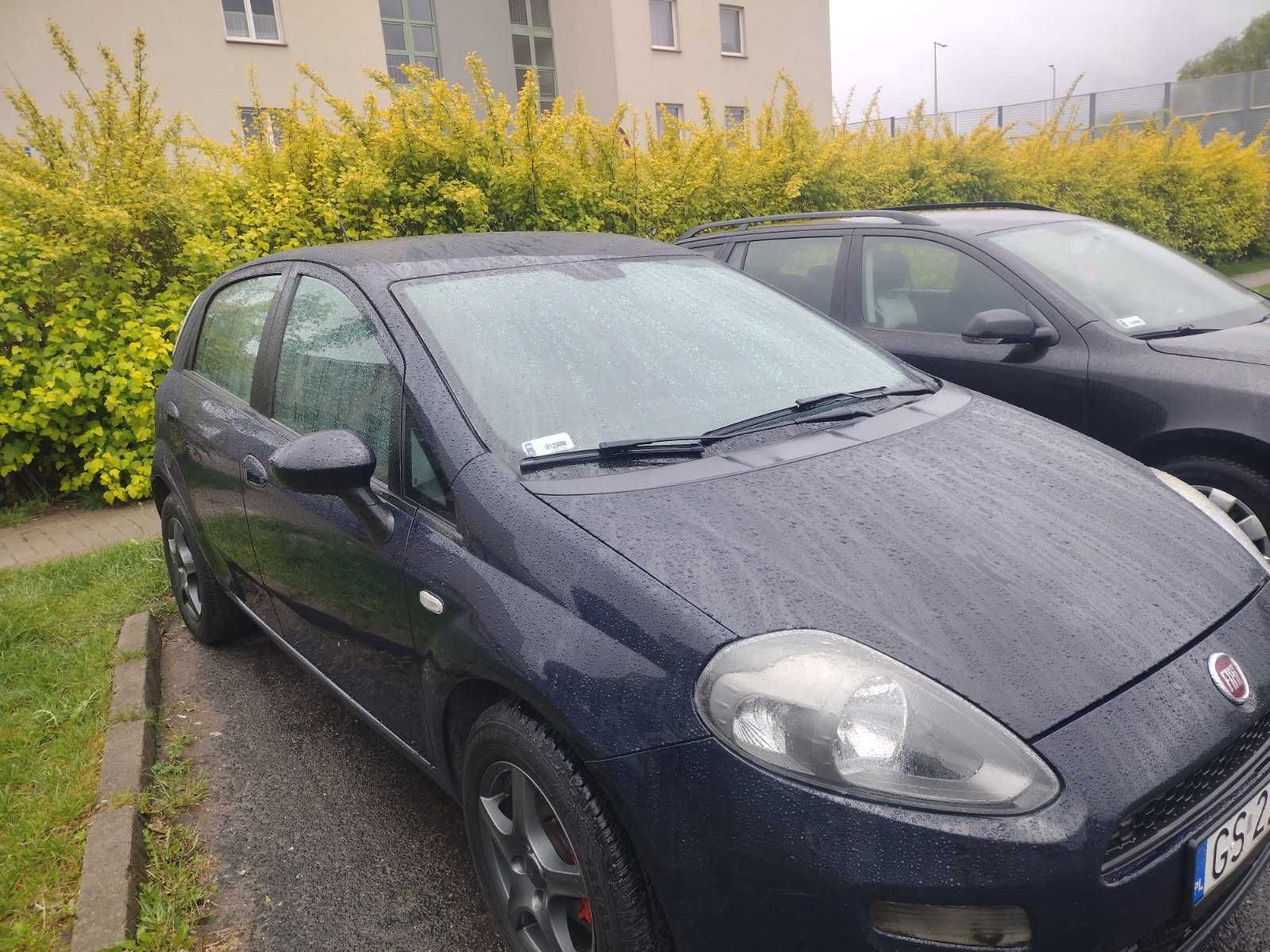 AUTOMAT - Fiat Punto 2012 rok, silnik 1,4 benzyna EURO 5 77 KM.
