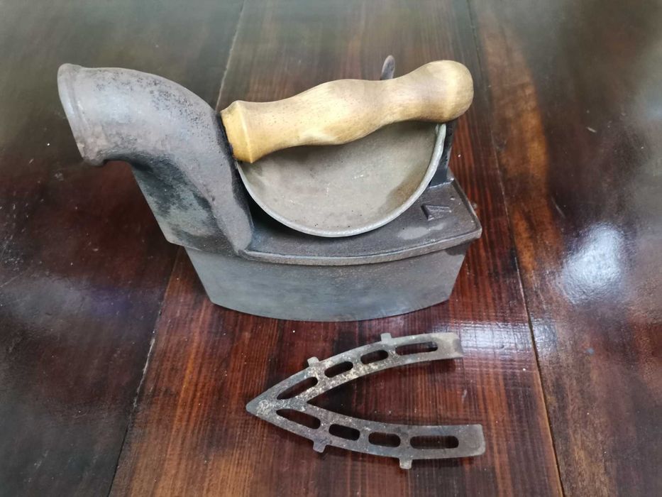 Ferros de engomar antigos